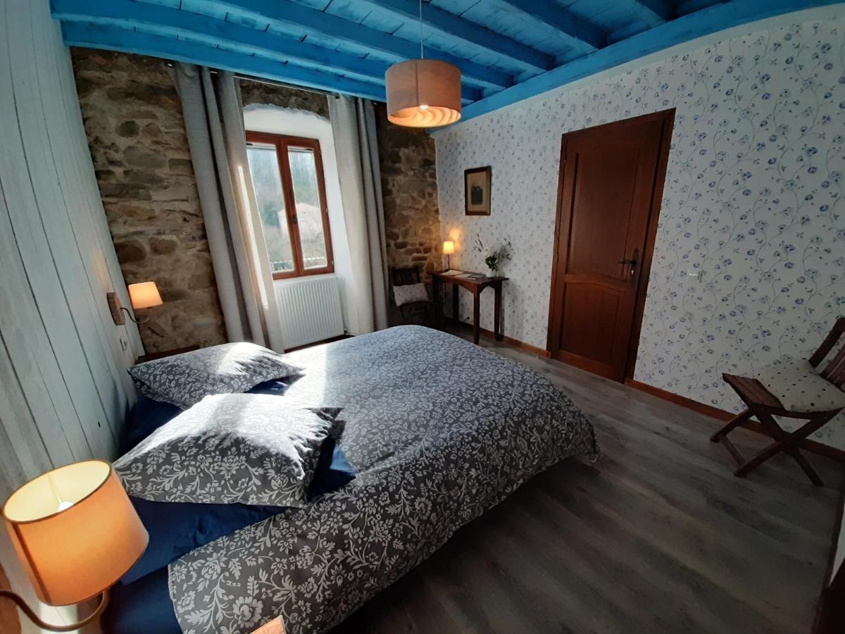 Le Sareymond Bed and Breakfast Menée Eksteriør billede