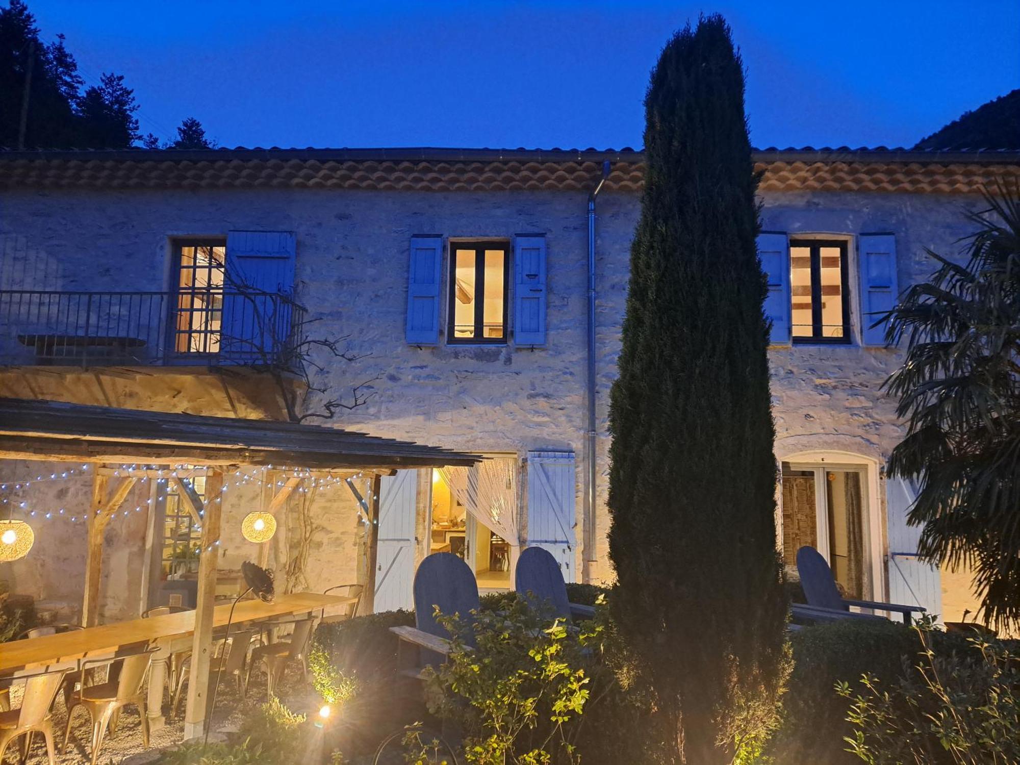 Le Sareymond Bed and Breakfast Menée Eksteriør billede
